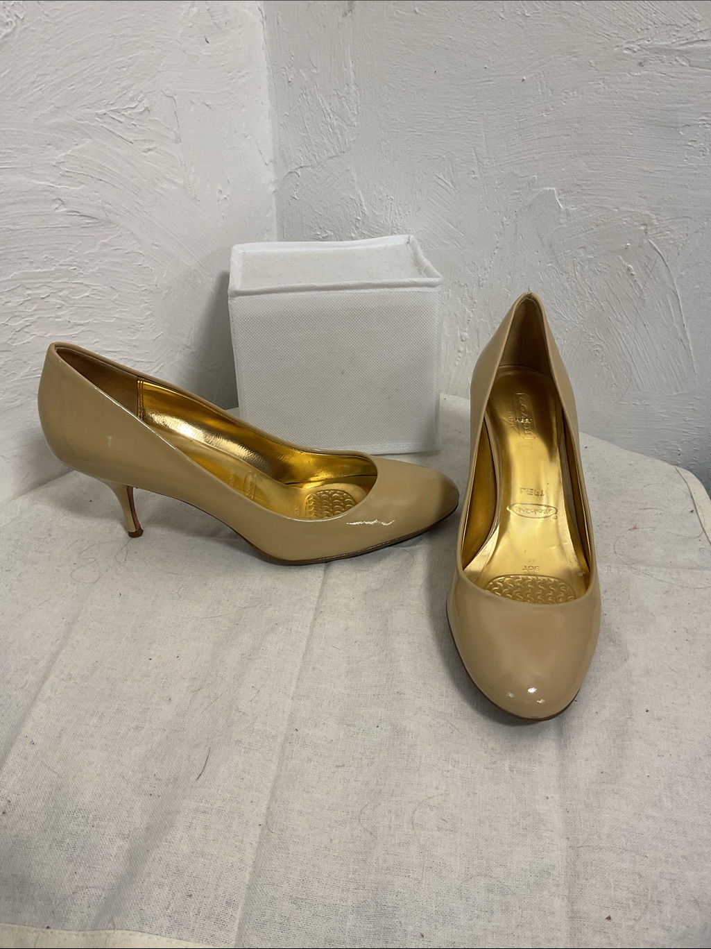 Coach Salma Patent Leather Mid Heel Pump Shoes, Size 8b, Tan/Nude